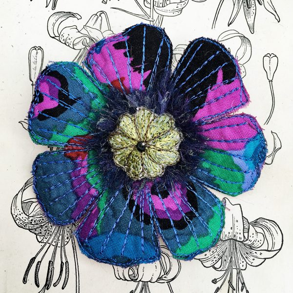 Sapphire-Green Poppy Flower Brooch (Detail)